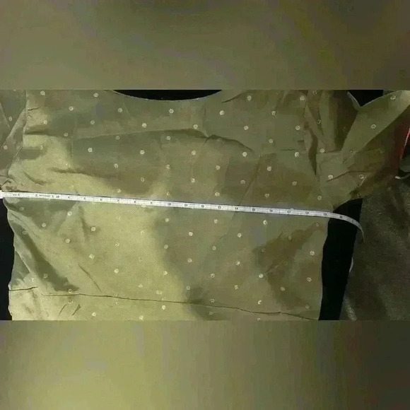 Kurti/Anarkali with beautiful gold metallic threads - Picture 3 of 8